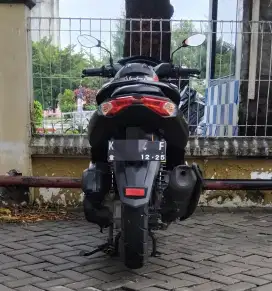 Dijual murah saja Yamaha nmax 2020 bulan Desember akhir,warna hitam