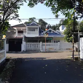 RUMAH 2LT BAGUS SIAP HUNI AKSES JLN 2 MBL KOMPLEK GUDANG PELURU TEBET