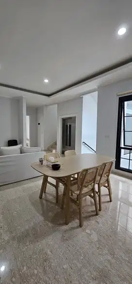 Dijual Rumah Cantik Cluster Winona Alam Sutera type Wallace