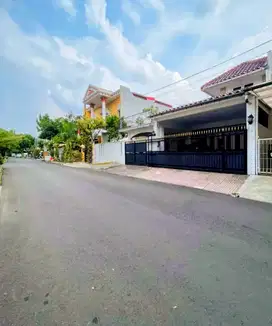 DIJUAL Rumah Komplek Pinggir jalan raya TB.Simatupang jakarta Selatan