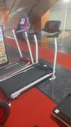 Treadmill elektrik bekas display toko