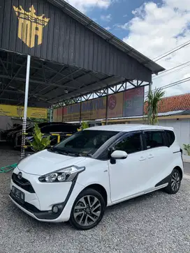 Sienta V 2021 istimewa