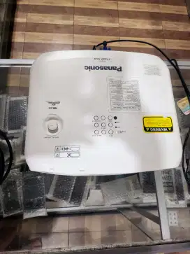 proyektor panasonic PT vx610 super mulus mantap