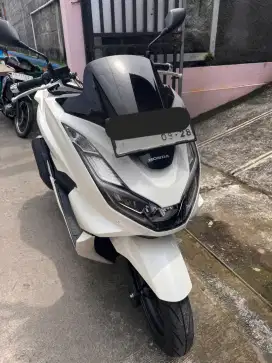 HONDA PCX 160 PUTIH 2023