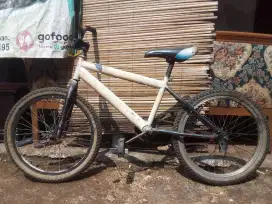 Sepeda bmx mulus