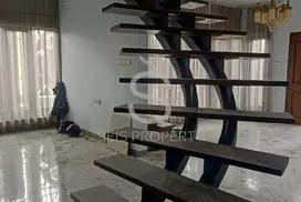 DIJUAL RUMAH BAGUS HOOK DI JL SATURNUS KOTA BANDUNG