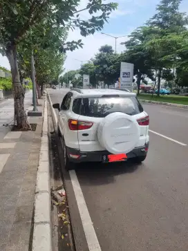 Ford Ecosport type Tertinggi thn 2014 kilometer rendah