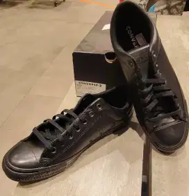 Sepatu converse full black low size 43 kondisi baru belum pakai