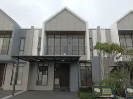Gardenia Plus, Rumah Modern 2 Lantai di Paramount Petals Curug
