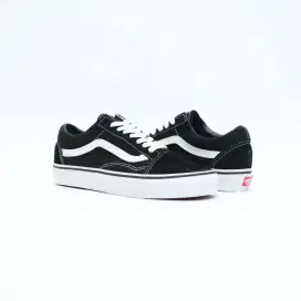 Sepatu Vans skull