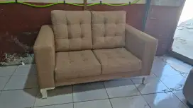 Sofa coklat 2 dudukan puff