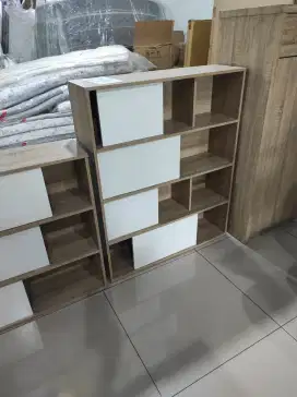 Tempat Display 4 Tingkat
