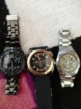 Jam tangan baru