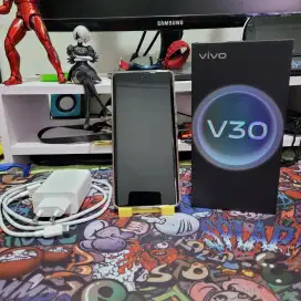 Vivo V30 5G 8/256gb Snapdragon 7 Gen 3 Fullset Like New