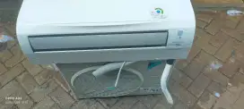 Ready unitnya Daikin Thailand 1 1/2 PK full ORI full freon