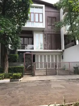 Rumah Cantik 3 Lantai Idaman Keluarga