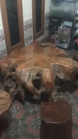 Kerajinan akar kayu jati tua