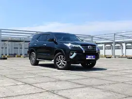 Ready !!! Toyota Fortuner VRZ 2.4 AT Diesel 2019 Hitam KM 67RB