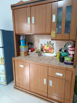 Lemari makan kokoh, kondisi masih bagus