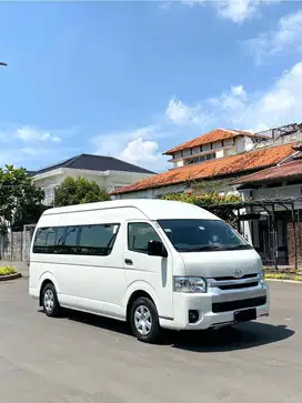 Toyota Hiace Commuter 3.0 Diesel M/T 2022 KM LOW !