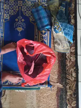 Pakaian bekas wanita