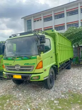 HINO LOHAN FG235JP LONG 6 RODA BAK BESI ISTIMEWA SEKALI