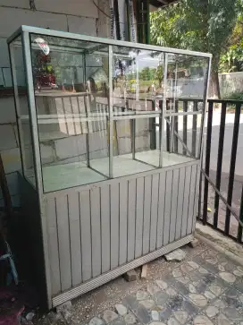 Dijual 2 unit etalase bekas