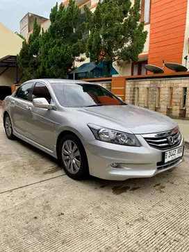Honda Accord 2011 istimewa Pajak Full 1 thn cash