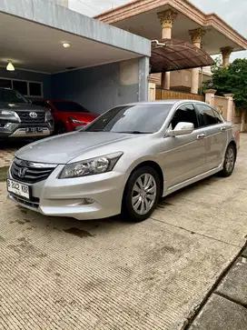 Honda Accord 2011 istimewa Pajak Full 1 thn cash