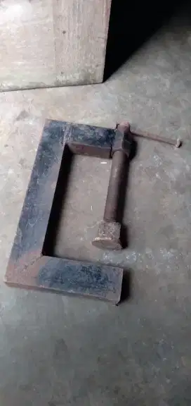 klem / press penjepit