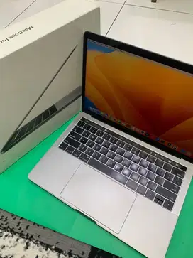 Macboo pro 2017 8/256GB grey ibox