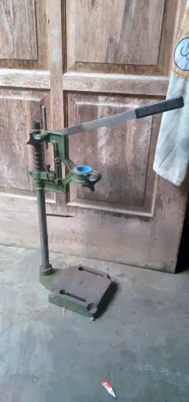 Stand untuk mesin bor 13mm