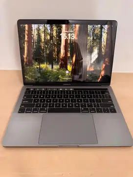 Macbook Pro Touchbar 2018 Core i5 RAM 8 GB SSD 256 GB Ex Inter