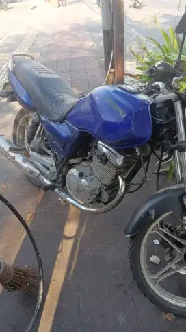 Dijual motor thunder 2005