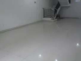 Ruko 2 Lantai di Komplek Holis Regency 2 Lantai