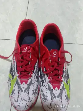 Sepatu futsal ortuseight 43 cepet cepetan silahkan