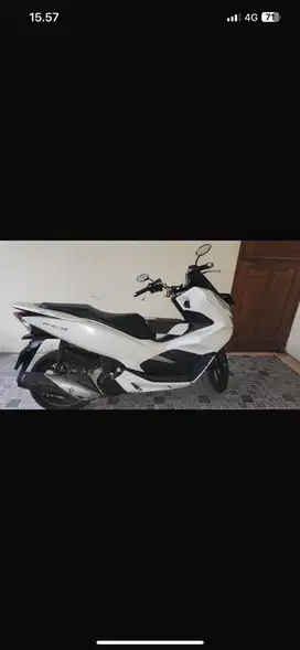 Jual Motor PCX 2018 Warna Putih Pemakaian Pribadi BpKB & Stnk Komplit