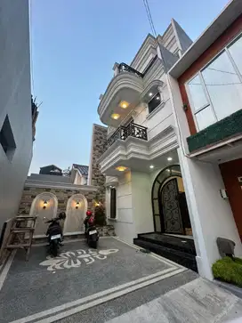 Rumah Modern Classis Rooftop di Jagakarsa Jakarta Selatan