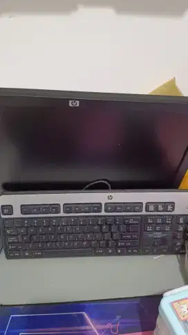 Monitor, keyboard dan pc