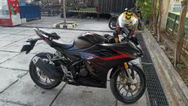 Jual motor CBR 150 pemakaian pribadi mesin masih orian pabrik no minus
