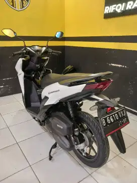 HONDA VARIO 125 CBS ISS TAHUN 2022 KM 5RB