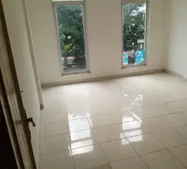 J Disewa Ruko Grand Palm, Pasar Laris Kosambi, Jakarta Barat.
