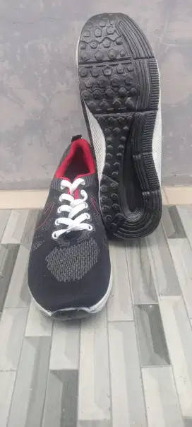 Sepatu pria sneakers sport