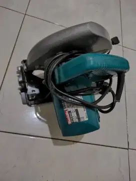 Circular saw makita 5800NB