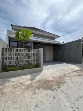 Rumah Luas Carpot 2 Mobil Dekat Jl Solo 7 Menit Ke Ringroad Maguwo
