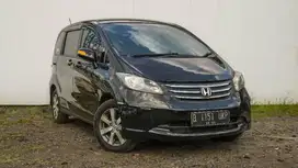 Jual Cepat! HONDA FREED E AT 1.5 2010 + garansi 1thn