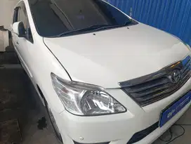 TOYOTA 2014 KIJANG INNOVA V 2.4 DSL M/T PUTIH OTOMART 286 KENKERAN