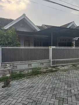 Rumah siap huni strategis harga murah dekat alun2 cimahi