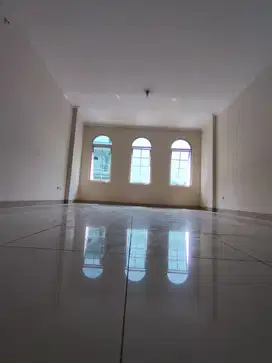 Dijual Rukan Sentra Niaga Green Lake City 4,5 x 15 Harga 3,75 m Murah