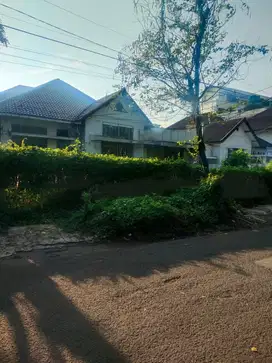 Rumah Strategis Sayap Riau Jalan Flores Cocok utk Cafe Resto dll